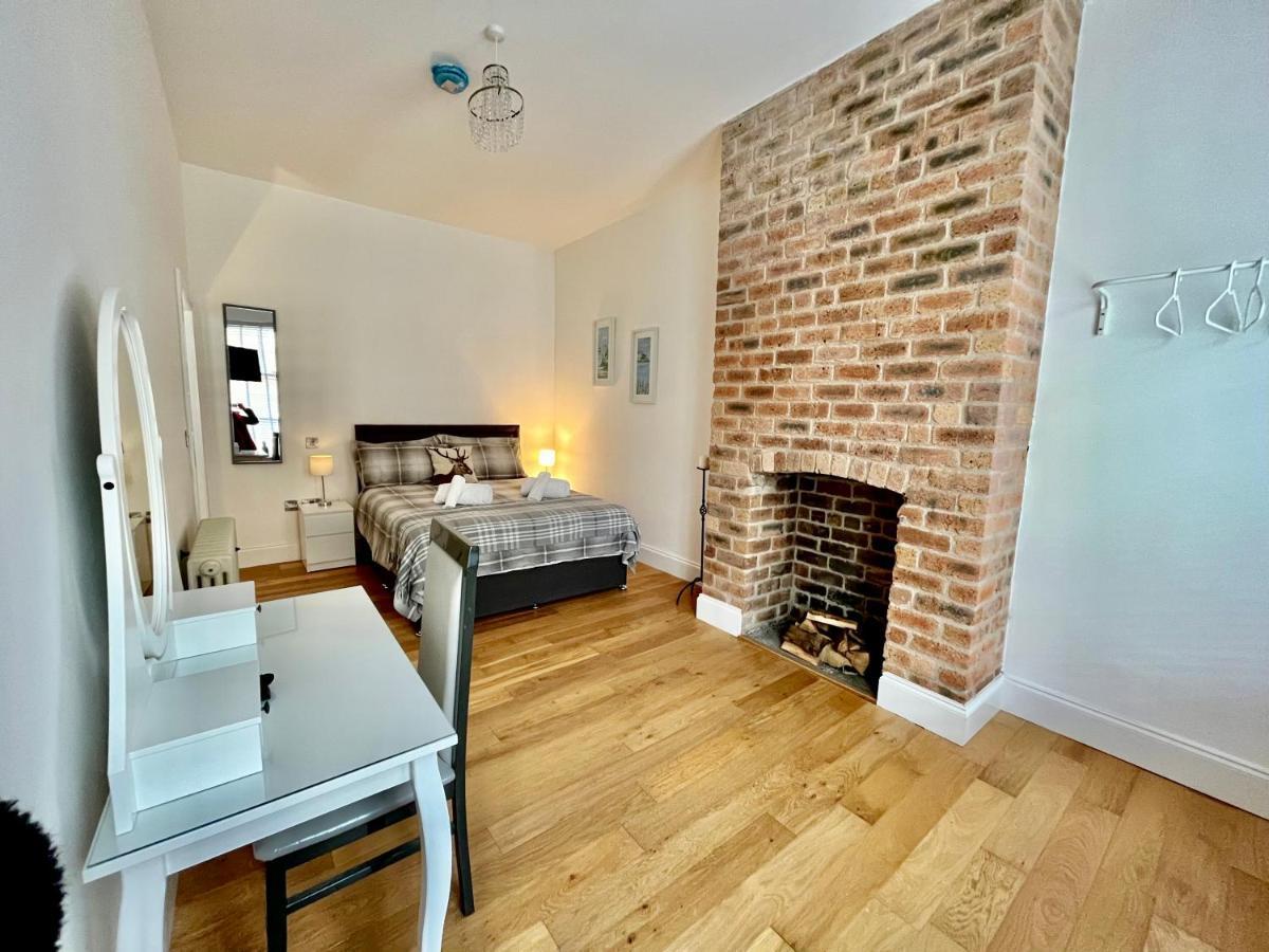 Rabbies School House, 2 Bed Apartment Ayr Town Centre Exteriör bild